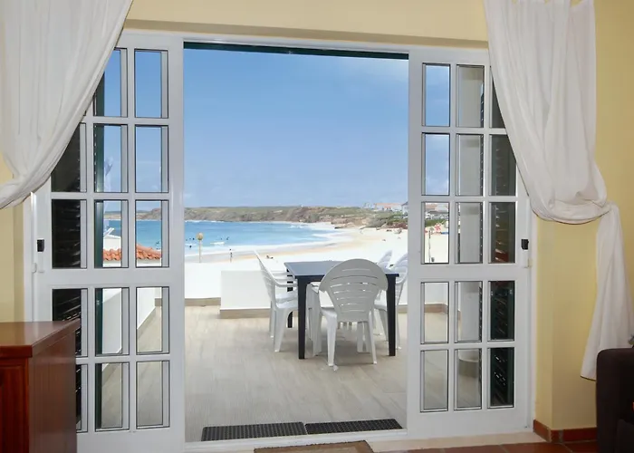בית נופש Sofia House - Baleal Island, Ocean View Patio And Bedroom *